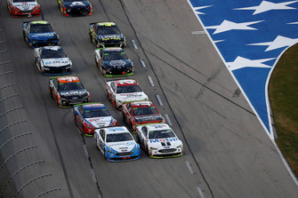 Ryan Blaney, Team Penske, Ford Fusion Accella/Carlisle, Kevin Harvick, Stewart-Haas Racing, Ford Fusion Mobil 1, restart