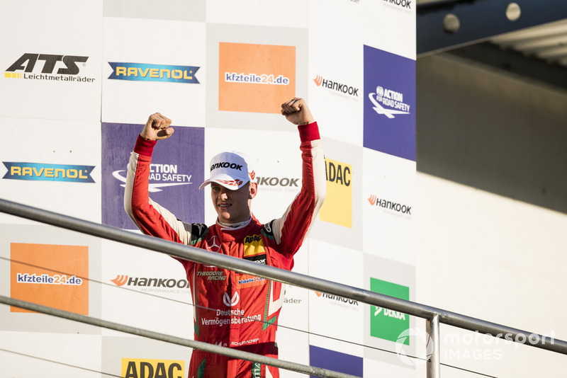 Podio: Campeón 2018, Mick Schumacher, PREMA Theodore Racing Dallara F317 - Mercedes-Benz