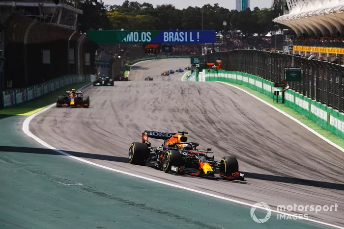 Max Verstappen, Red Bull Racing RB16B, Sergio Pérez, Red Bull Racing RB16B