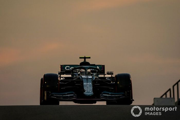 Sebastian Vettel, adaptado (muleto) con los Pirelli de 18 pulgadas