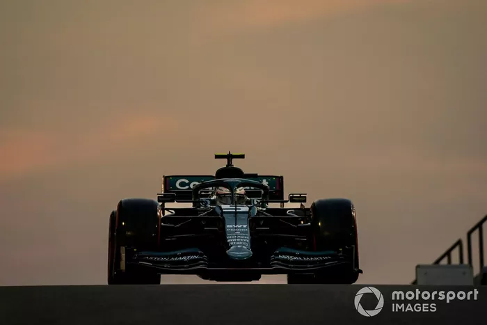 Sebastian Vettel, Mula Aston Martin AMR21 