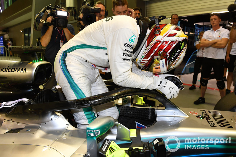 Lewis Hamilton 79. rajtelsősége a Forma-1-ben - F1 2018 - Szingapúri Nagydíj