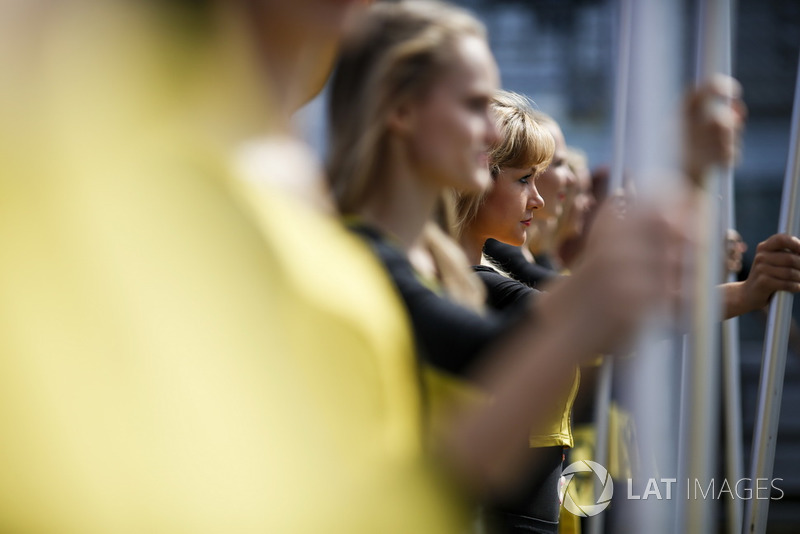 Grid girl