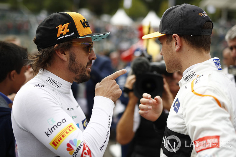 Fernando Alonso, McLaren, y Stoffel Vandoorne, McLaren
