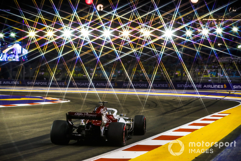 <img src="https://cdn-1.motorsport.com/static/custom/car-thumbs/F1_2018/TESTS/sauber.png" alt="" width="250" /> Sauber