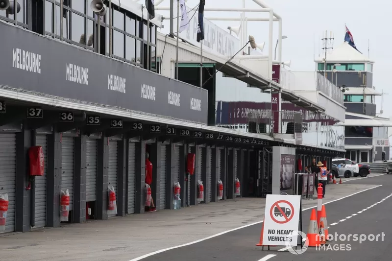 Pit Lane atmosphere
