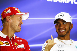 Sebastian Vettel, Ferrari, Lewis Hamilton, Mercedes AMG F1, lors de la conférence de presse des pilotes