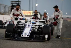 Marcus Ericsson, Sauber C37, sur la grille