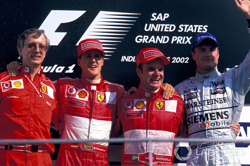 Podium: Paolo Martinelli, Ferrari Engine Director, tweede plaats Michael Schumacher, Ferrari, Racewinnaar Rubens Barrichello, Ferrari, derde plaats David Coulthard, McLaren