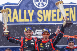 Yarış galibi Thierry Neuville, Nicolas Gilsoul, Hyundai i20 WRC, Hyundai Motorsport