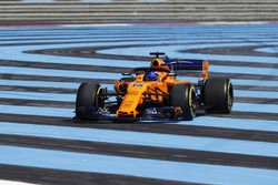 Fernando Alonso, McLaren MCL33, sale de pista