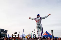 Sam Bird, DS Virgin Racing, festeggia sul podio