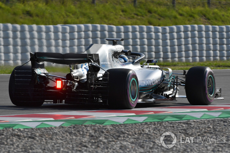 Valtteri Bottas, Mercedes-AMG F1 W09, con sensori aerodinamici sull'ala anteriore