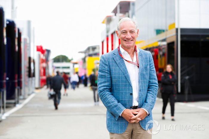 Greg Maffei, Director Ejecutivo, Liberty Media, en el paddock