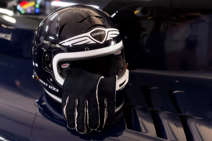 Helmet of Jacky Ickx, Genesis Magma Racing