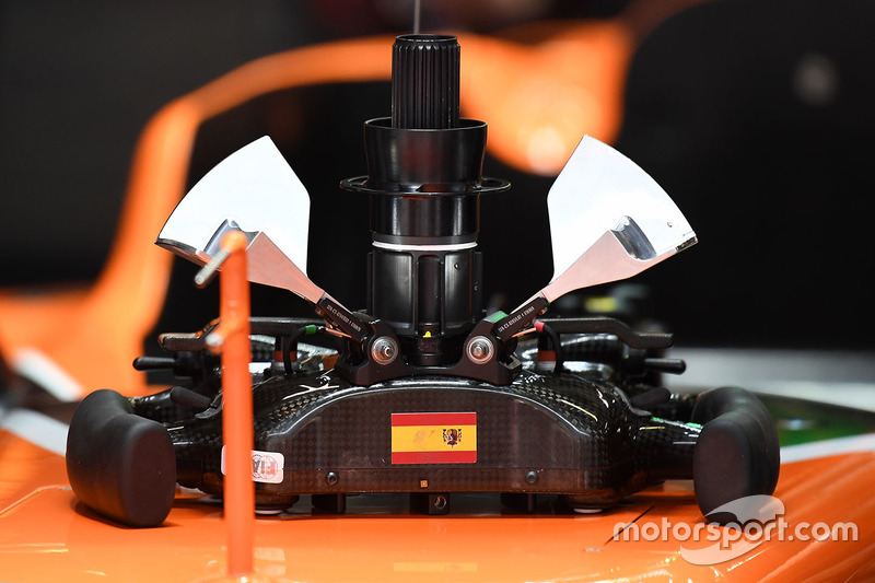 Détail du volant de la McLaren MCL32