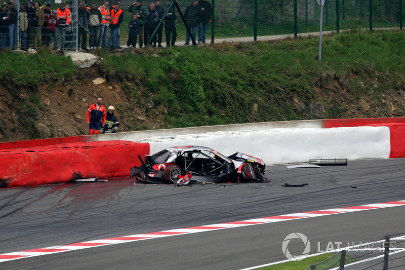 Unfall: Bernd Schneider, AMG-Mercedes C-Klasse