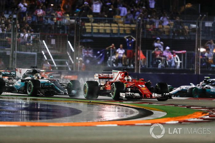 Sebastian Vettel, Ferrari SF70H, Lewis Hamilton, Mercedes AMG F1 W08
