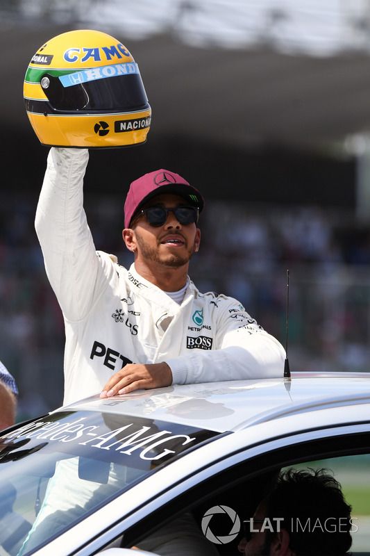 Ganador de la pole Lewis Hamilton, Mercedes AMG F1