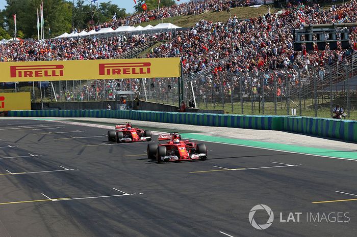 Ganador de la pole Sebastian Vettel, Ferrari SF70-H y Kimi Raikkonen, Ferrari SF70-H