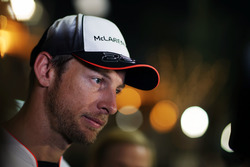 Jenson Button, McLaren met de media