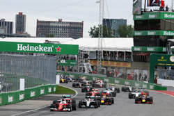 Sebastian Vettel, Ferrari SF16-H aan de leiding bij de start