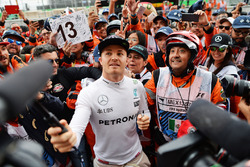 Nico Rosberg, Mercedes AMG F1 met fans