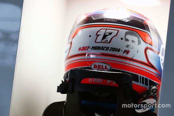 Homenaje para Jules Bianchi en el casco