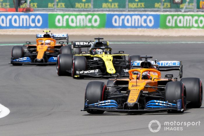 Carlos Sainz Jr., McLaren MCL35, Esteban Ocon, Renault F1 Team R.S.20, Lando Norris, McLaren MCL35
