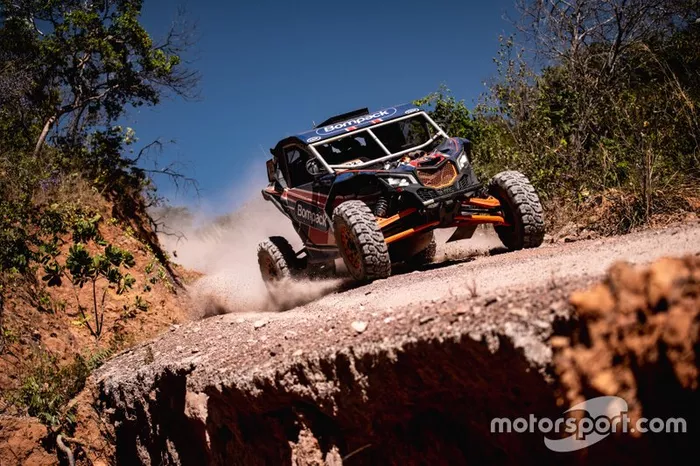 A dupla campeã nos UTVs, Denisio Nascimento/Idali Bosse
