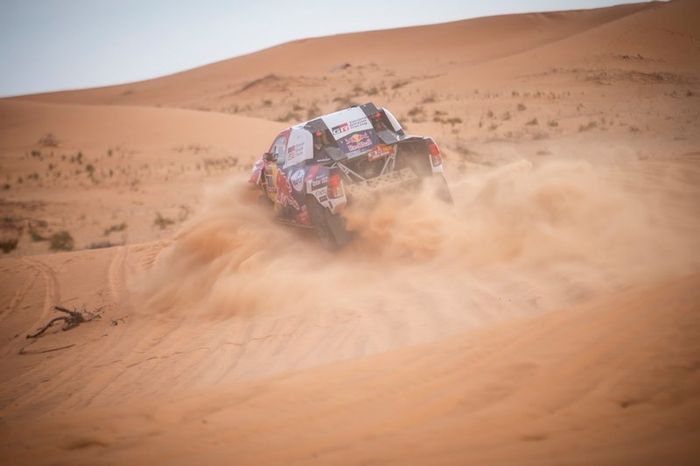 #300 Toyota Gazoo Racing: Nasser Al-Attiyah, Matthieu Baumel