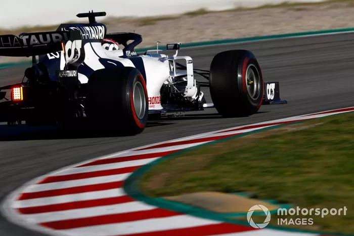 11º Daniil Kvyat, AlphaTauri AT01: 1:16.914 (con neumáticos C4 en la semana 2)