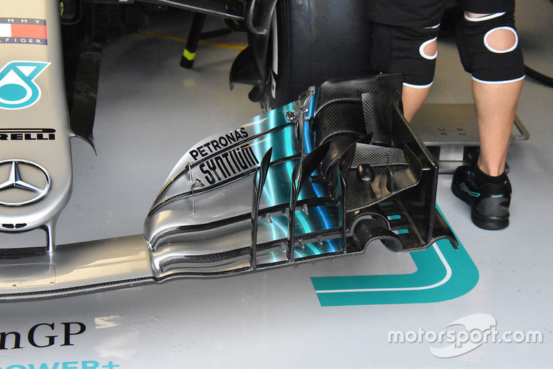 Mercedes front wing technical detail