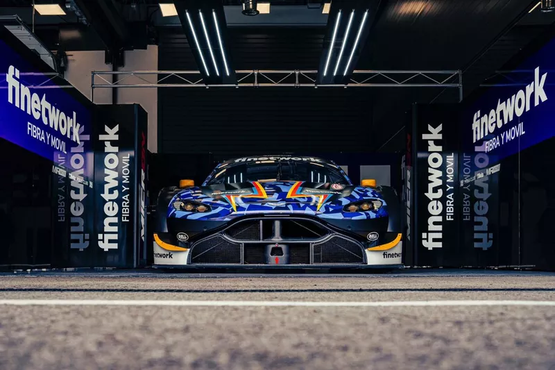 Fernando Alonso teste l'Aston Martin DTM 2019