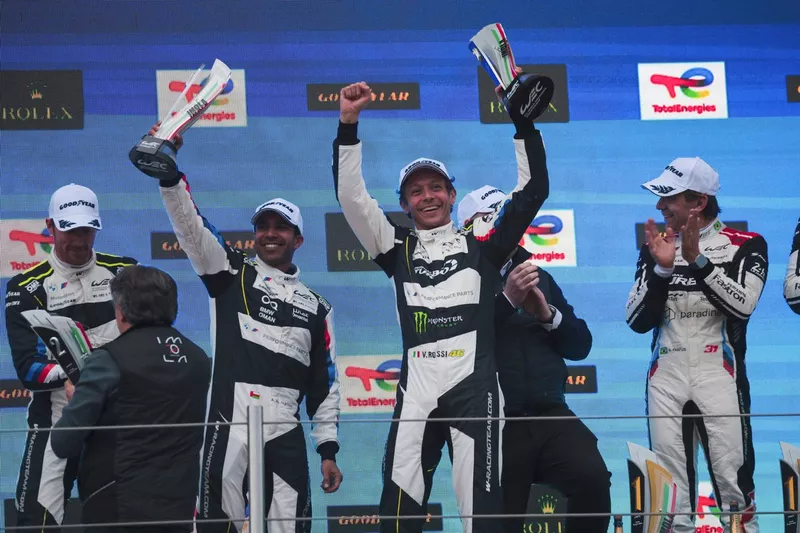 Podio GT #46 Team WRT BMW M4 LMGT3: Ahmad Al Harthy, Valentino Rossi, Maxime Martin: 