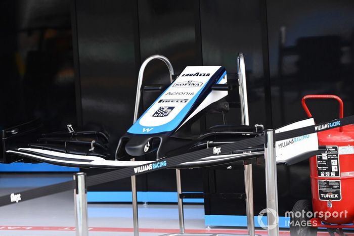 Detalle del alerón delantero del Williams FW43