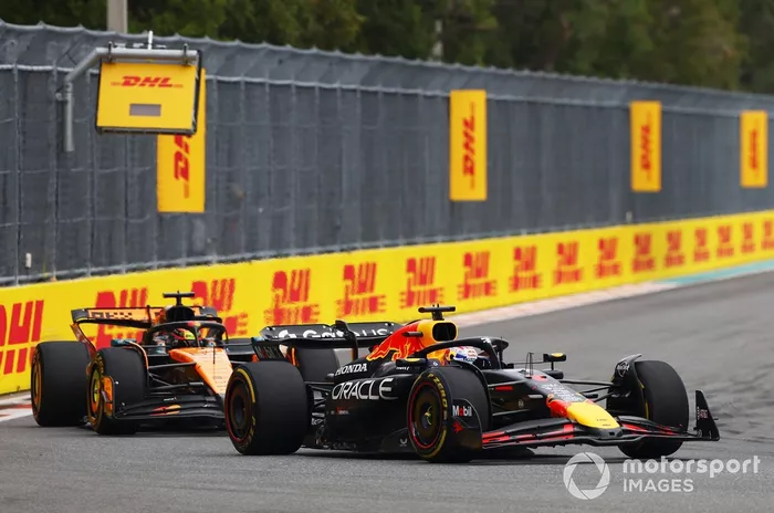 Oscar Piastri, McLaren, Max Verstappen, Red Bull Racing
