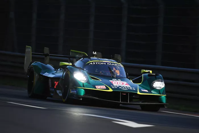 #007 Aston Martin Thor Equipo Aston Martin Valkyrie: Harry Tincknell, Tom Gamble, Ross Gunn