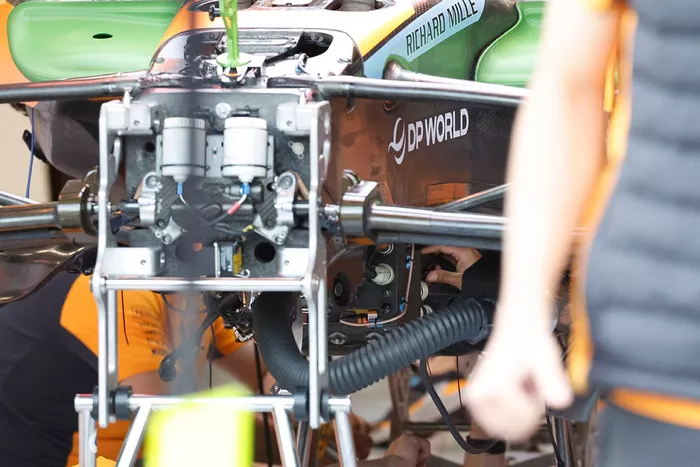 McLaren MCL60 detalle