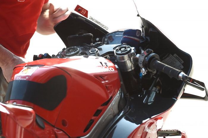 Detalle de la moto Ducati Team