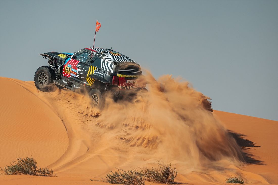 #241 X-Raid Mini JCW Team Mini: Vladas Jurkevicius, Aisvydas Paliukenas