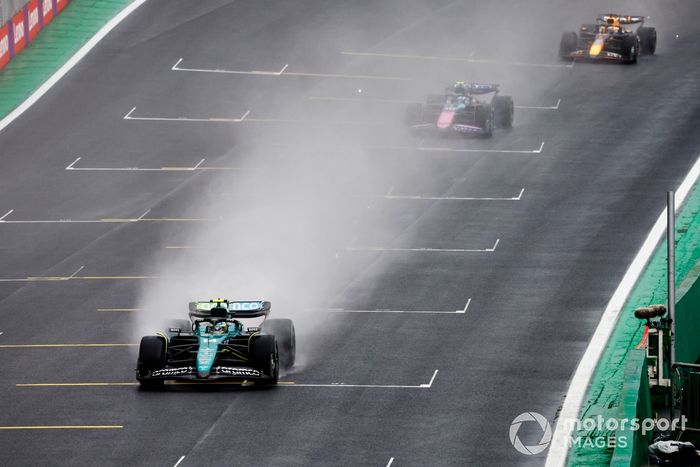 Fernando Alonso, Aston Martin AMR24, Pierre Gasly, Alpine A524, Max Verstappen, Red Bull Racing RB20