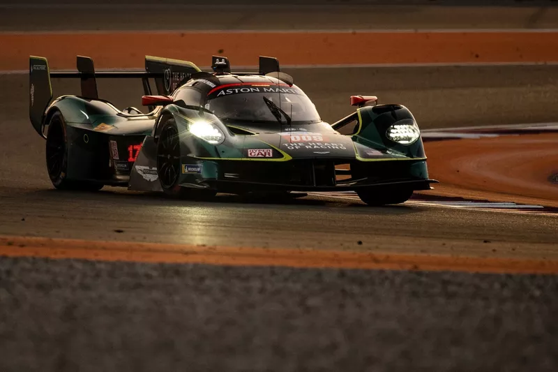 #009 Aston Martin Thor Team Aston Martin Valkyrie : Alex Riberas, Marco Sorensen, Roman De Angelis