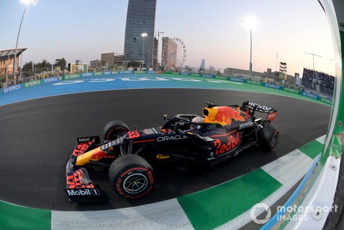 Max Verstappen, Red Bull Racing RB16B