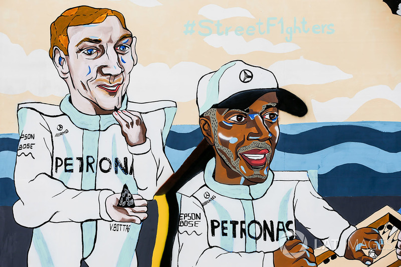 Resim, Valtteri Bottas, Mercedes AMG F1, Lewis Hamilton, Mercedes AMG F1
