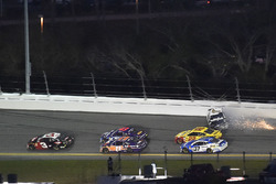 Crash: Aric Almirola, Stewart-Haas Racing Ford Fusion