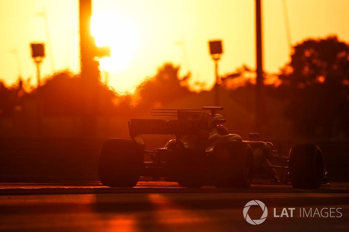 Carlos Sainz Jr., Renault Sport F1 Team RS17
