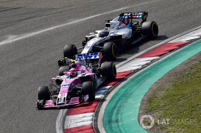 Esteban Ocon, Force India VJM11 y Sergio Pérez, Force India VJM11