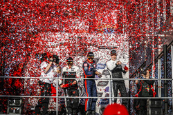 Podyum: Yarış galibi Gabriele Tarquini, BRC Racing Team Hyundai i30 N TCR, 2. Yvan Muller, YMR Hyundai i30 N TCR, 3. Thed Björk, YMR Hyundai i30 N TCR