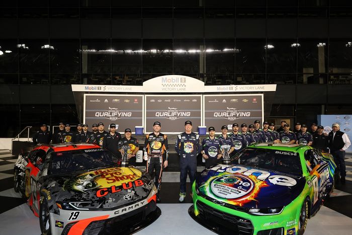 Kyle Busch, Richard Childress Racing Chevrolet, Chase Briscoe, Joe Gibbs Racing Toyota